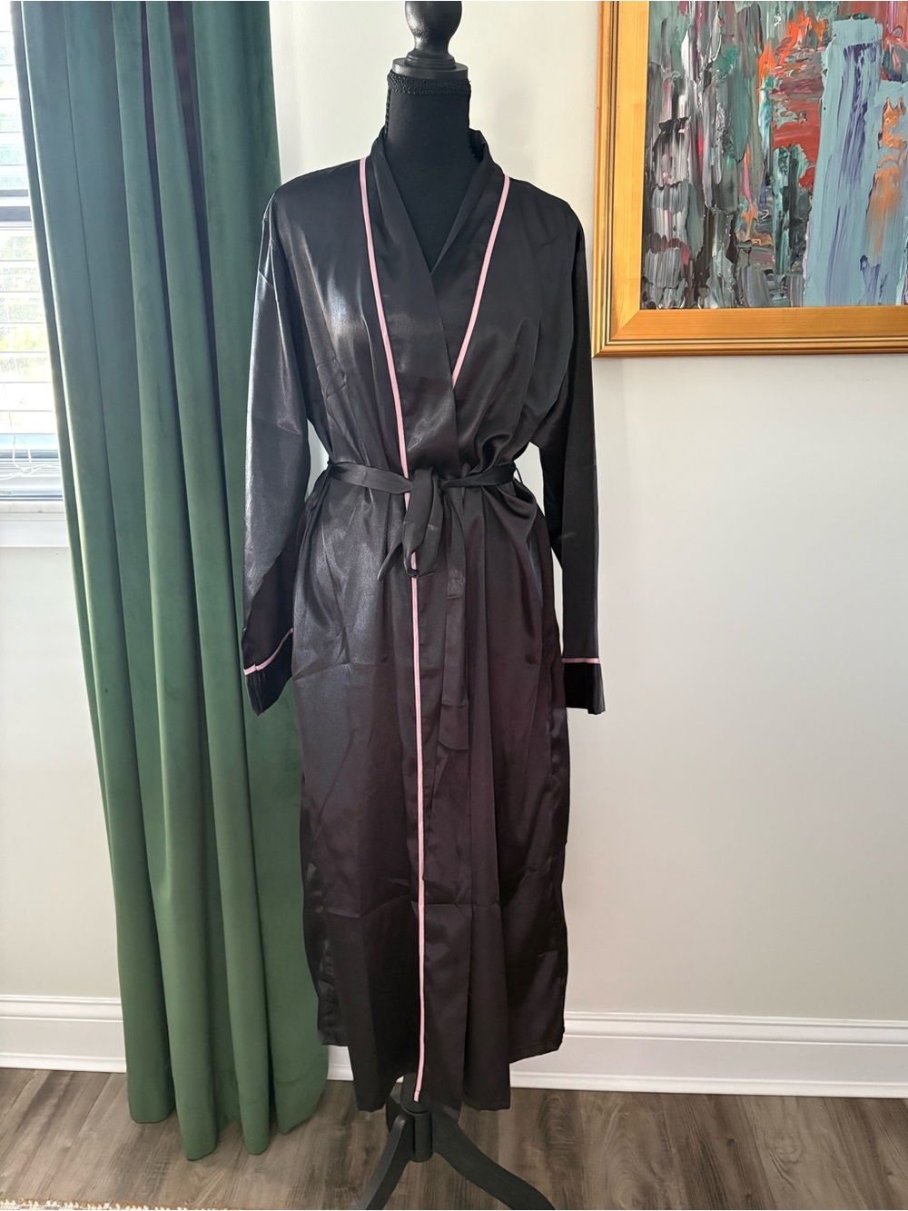 Source Unknown Black Satin Robe with Pink Trim